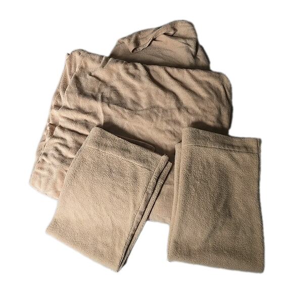 Living Quarters Soft Lightweight Bed Set Fitted Sheet and 2 Pillow Cases Queen - Picture 1 of 2